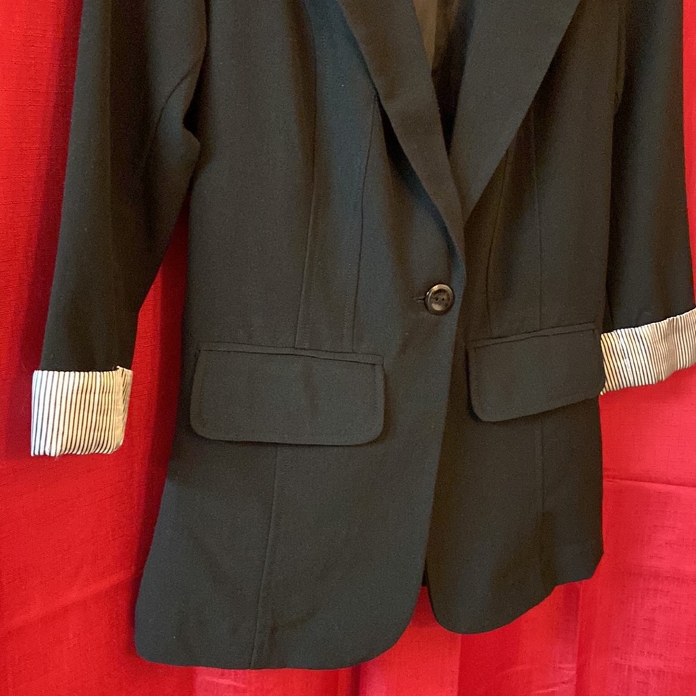 Donated IZ Byer Womens Blazer Striped Cuffs Single Button Size small (juniors) - Picture 6 of 12
